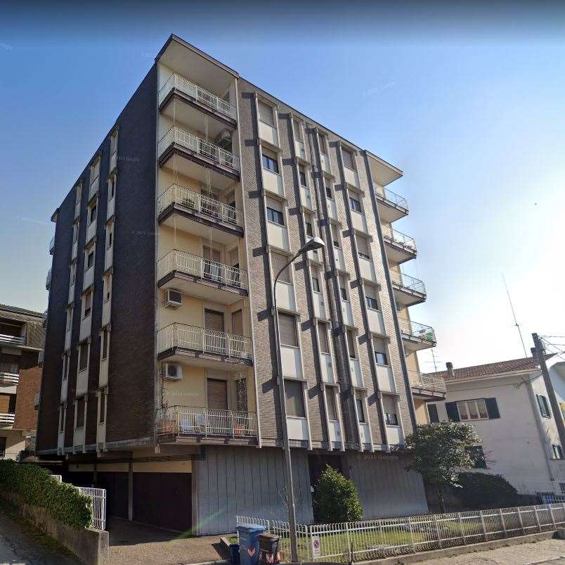 Vendita Quadrilocale Appartamento Oleggio 406502