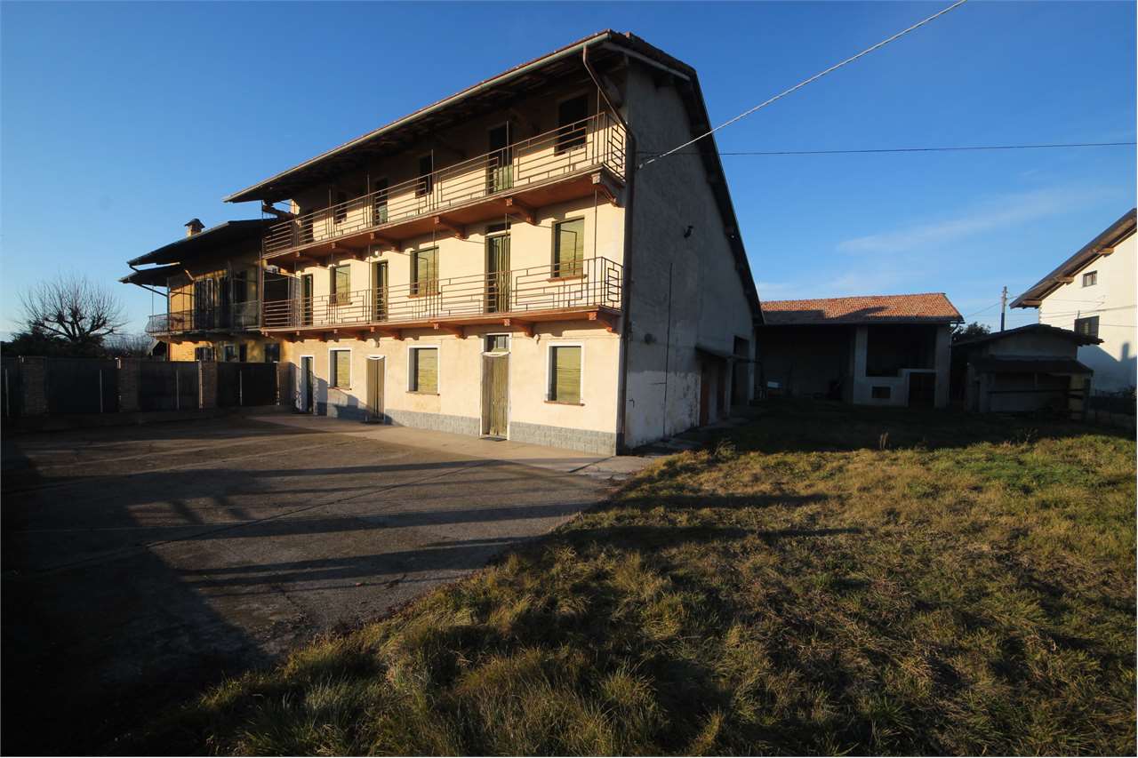 Rustico/Casale/Castello in vendita, Oleggio
