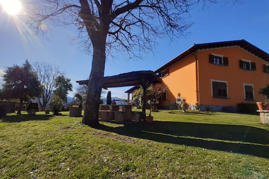 Villa in vendita a Castelnuovo Di Garfagnana (LU)