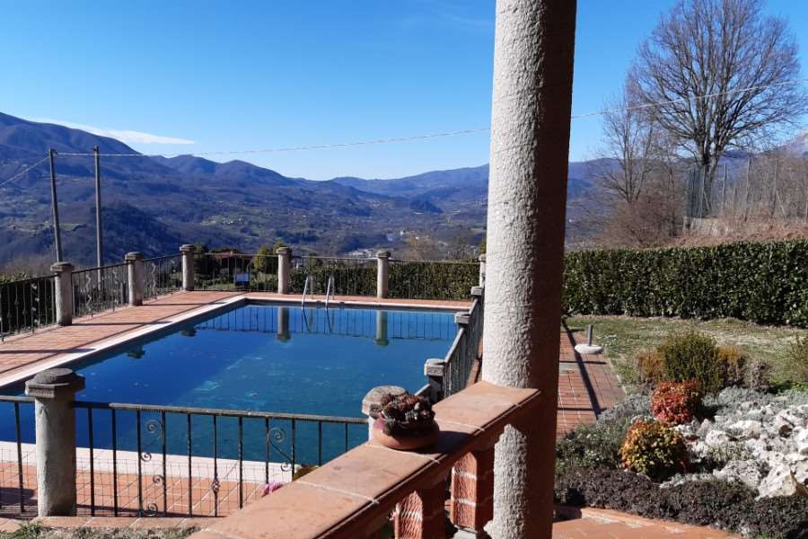 Villa in vendita a Castelnuovo Di Garfagnana (LU)