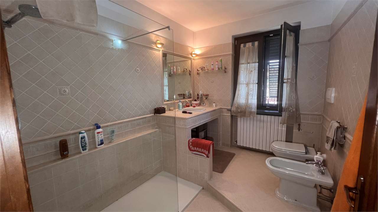 Porzione di casa in vendita a Lammari, Capannori (LU)
