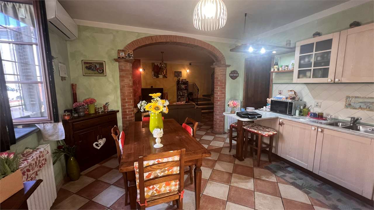 Porzione di casa in vendita a Lammari, Capannori (LU)