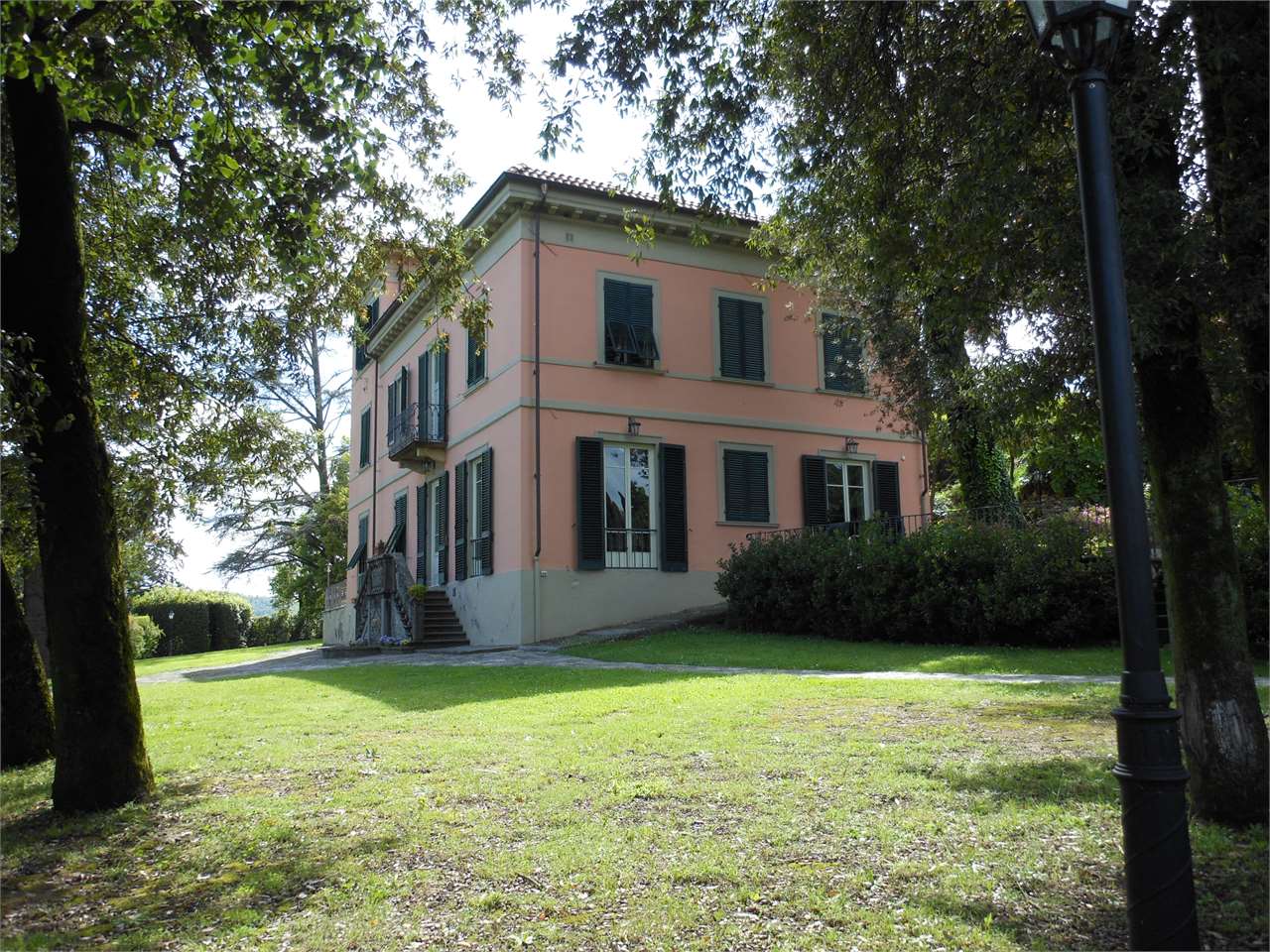 Vendita Villa in V a Lucca