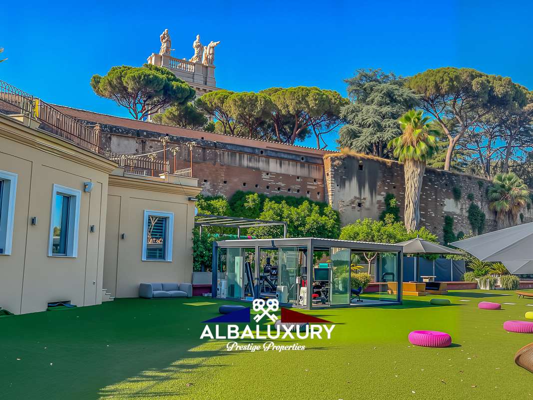 Splendid House in the Vicinity of the Colosse...