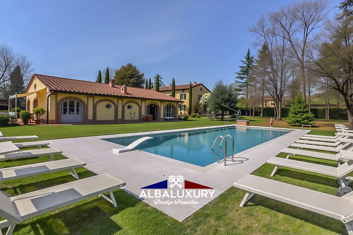 Luxury Estate with Three Independent Villas, ...