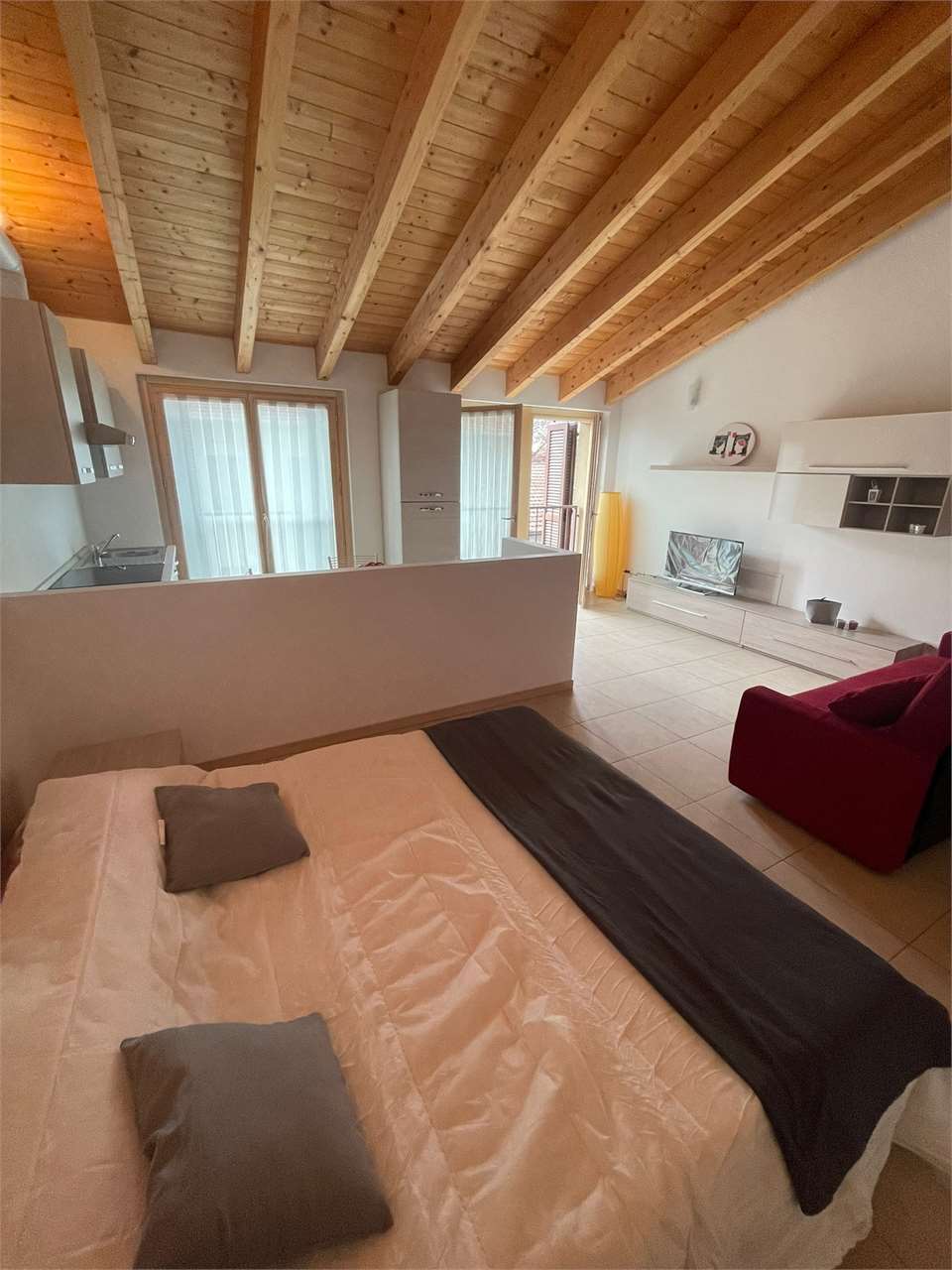 Loft/Open space in vendita a Travedona-monate (VA)