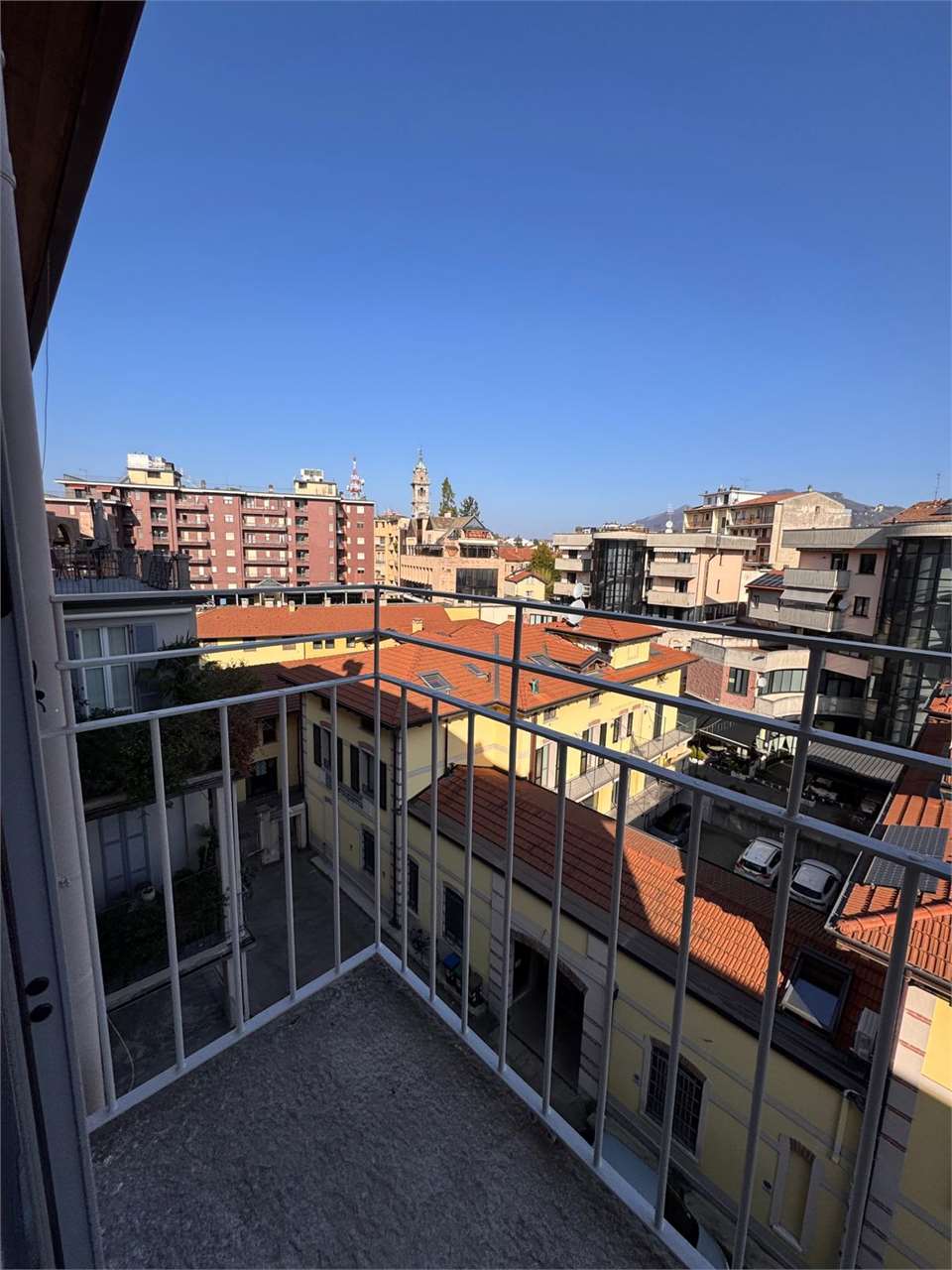 Appartamento in affitto a Varese (VA)