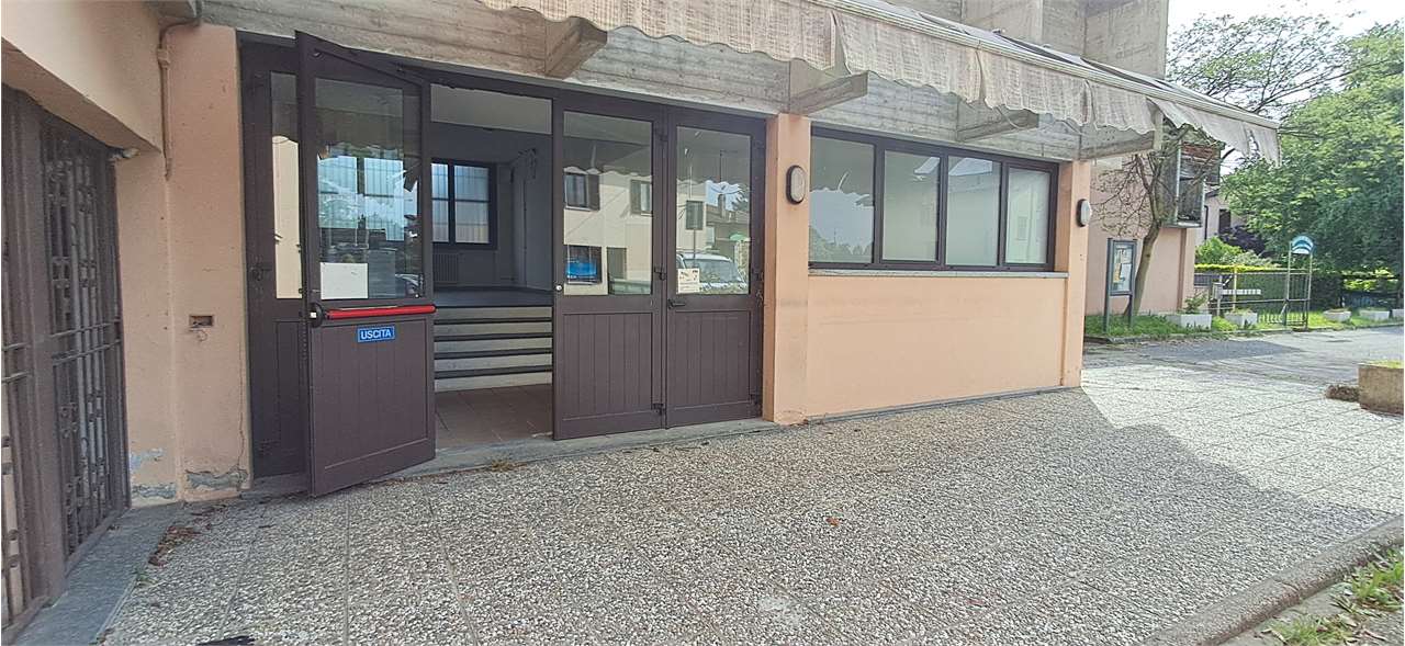 Negozio in vendita a Gavirate (VA)