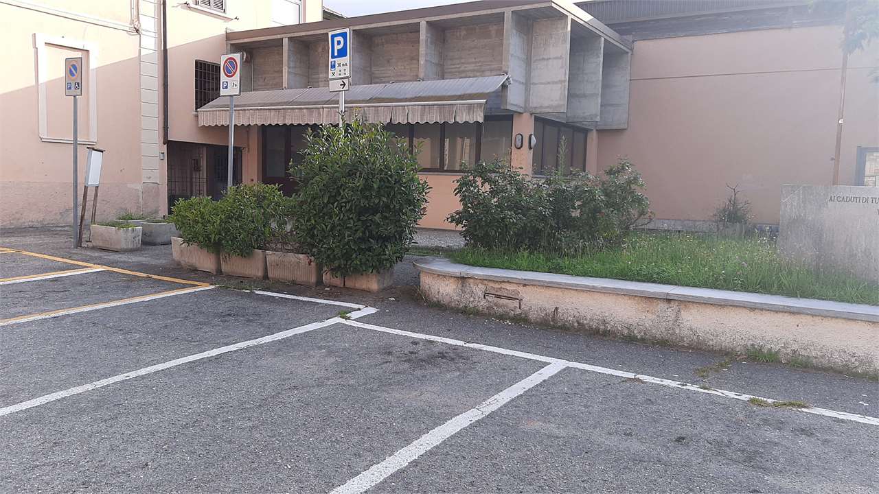Negozio in vendita a Gavirate (VA)
