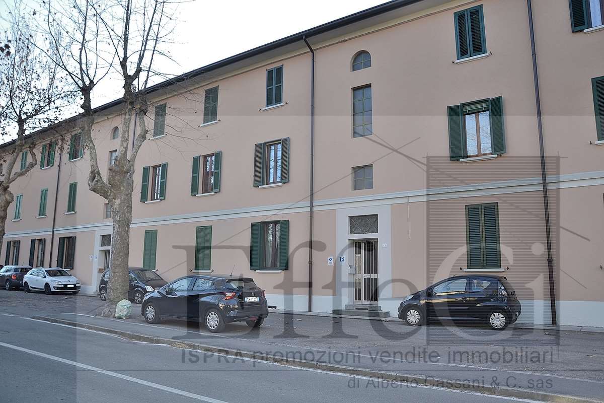 Vendita Quadrilocale Appartamento Varano Borghi Viale Vittorio Veneto  15 399547