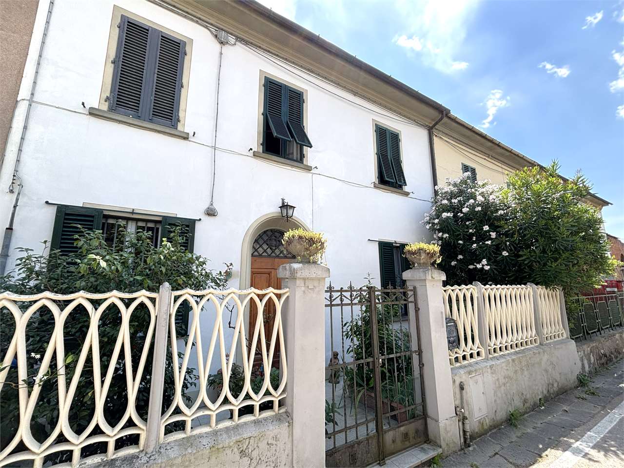 Elegante villa liberty con giardino