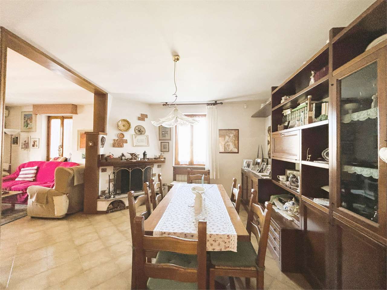 Villetta bifamiliare con ampio giardino privato