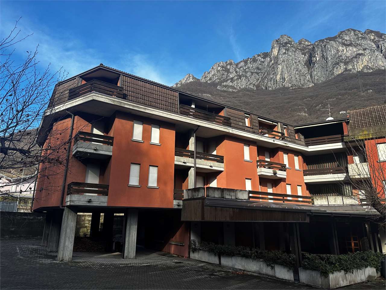 Albergo/Hotel in vendita a Darfo Boario Terme (BS)