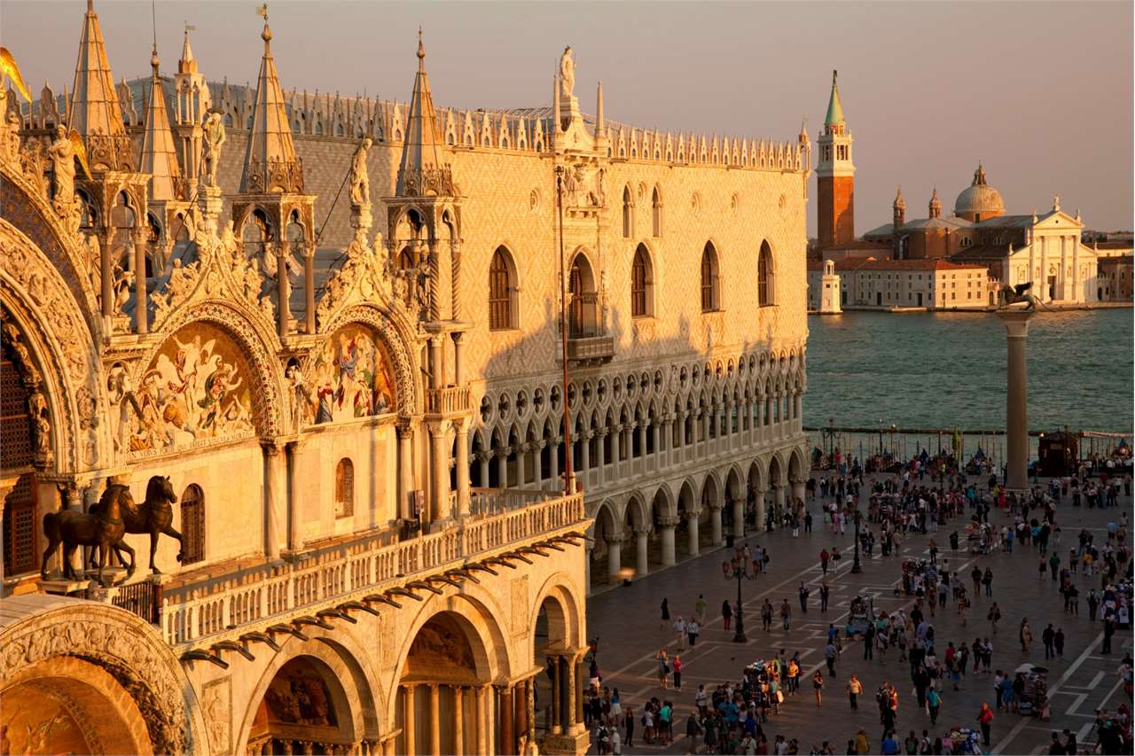 Castello – Exclusive C/1 commercial space just steps from Piazza San Marco