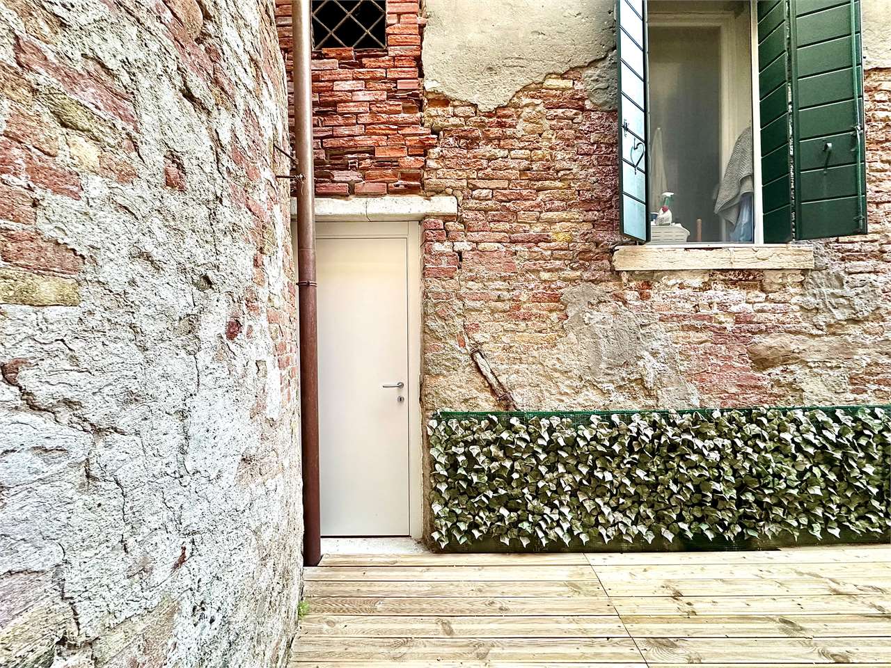 Cannaregio - Exquisite raised ground-floor residence with independent entrance and private courtyard