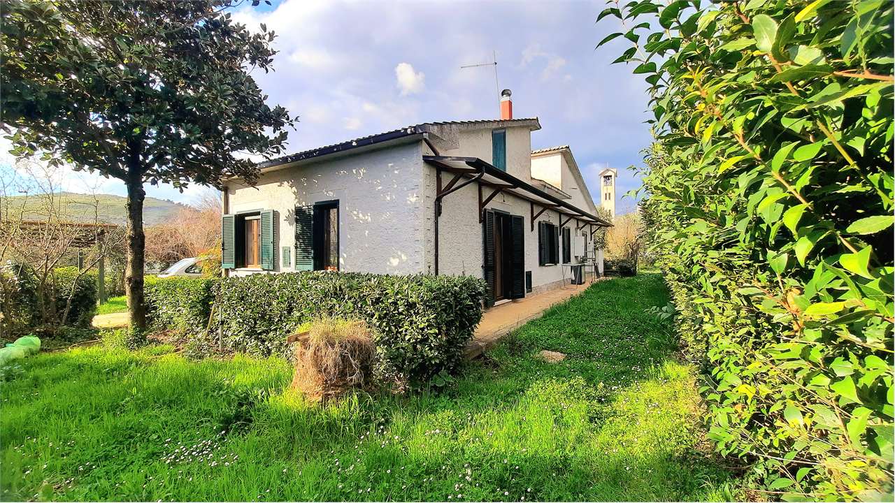 Villa in Vendita a Frosinone
