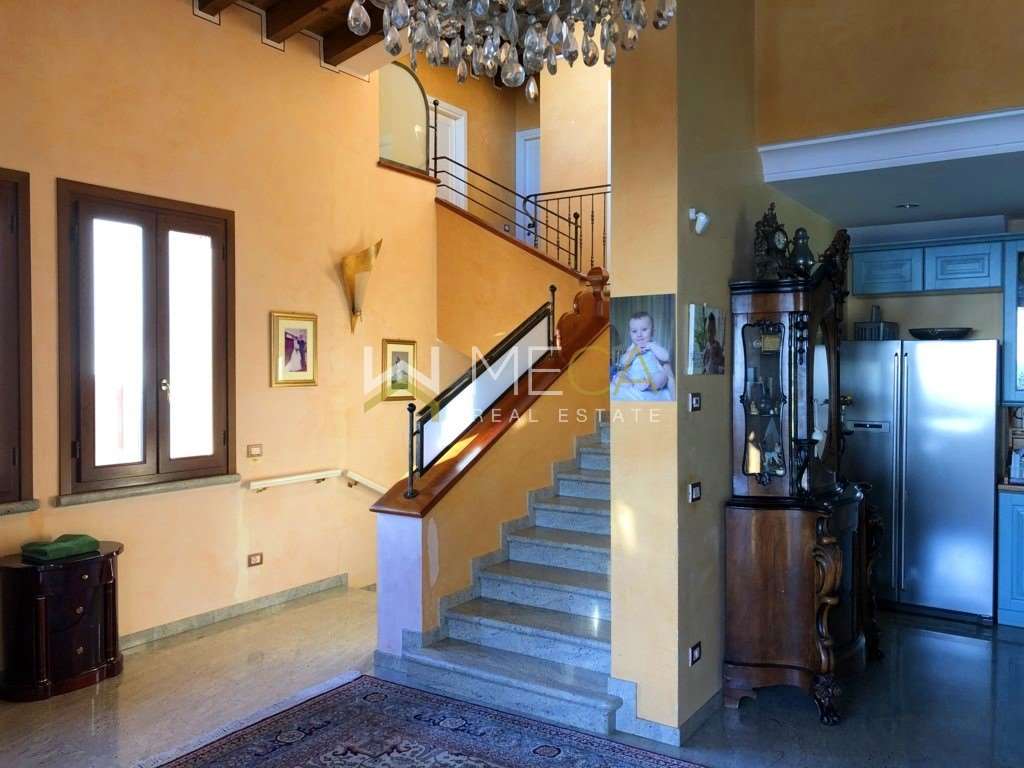 Villa in vendita a Salò (BS)