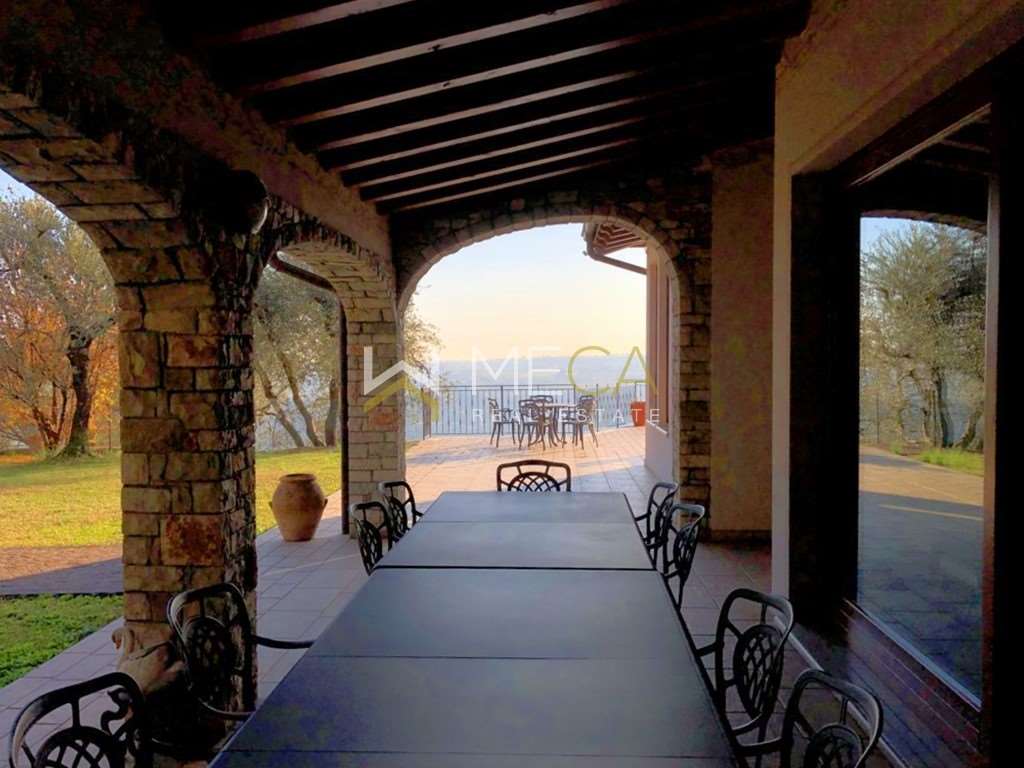 Villa in vendita a Salò (BS)