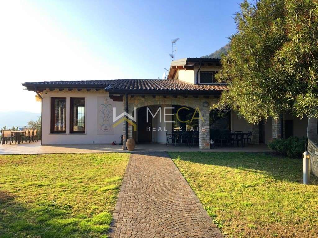 Villa in vendita a Salò (BS)