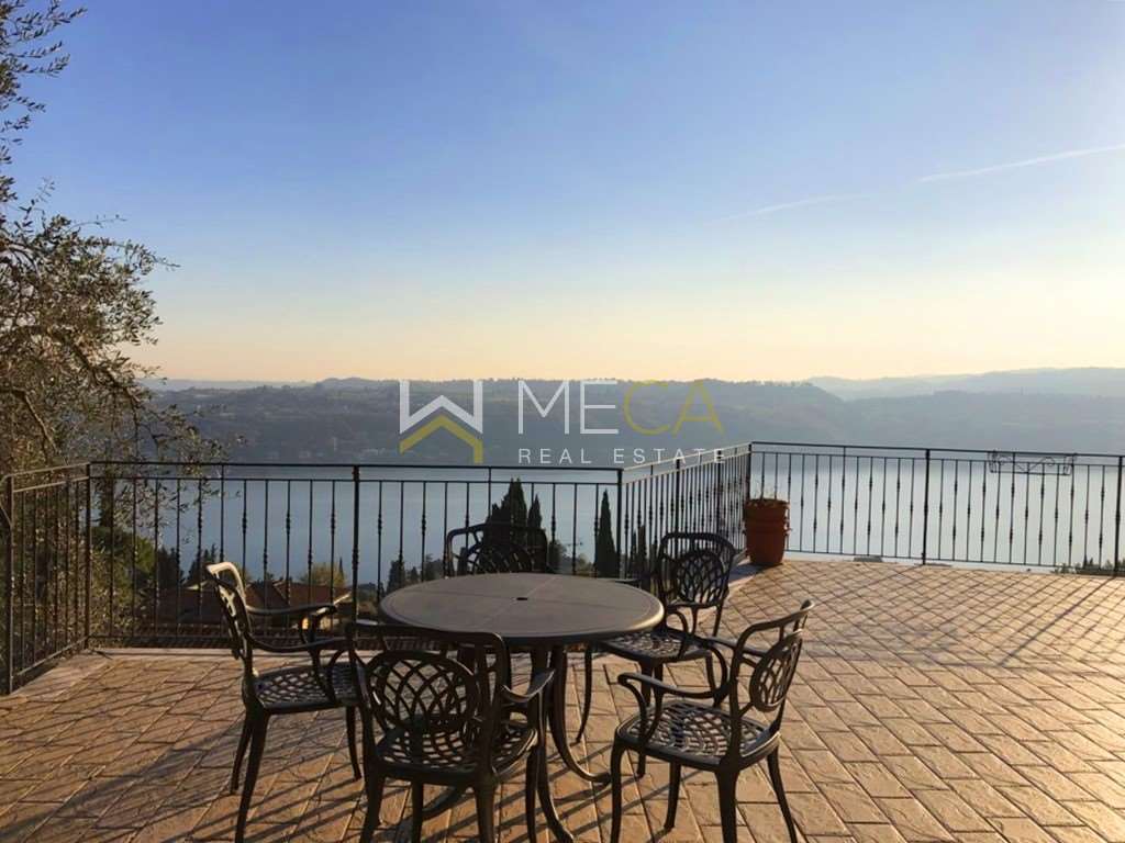 Villa in vendita a Salò (BS)