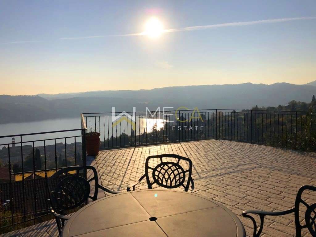 Villa in vendita a Salò (BS)