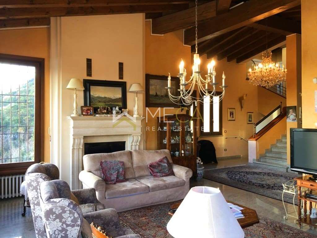 Villa in vendita a Salò (BS)