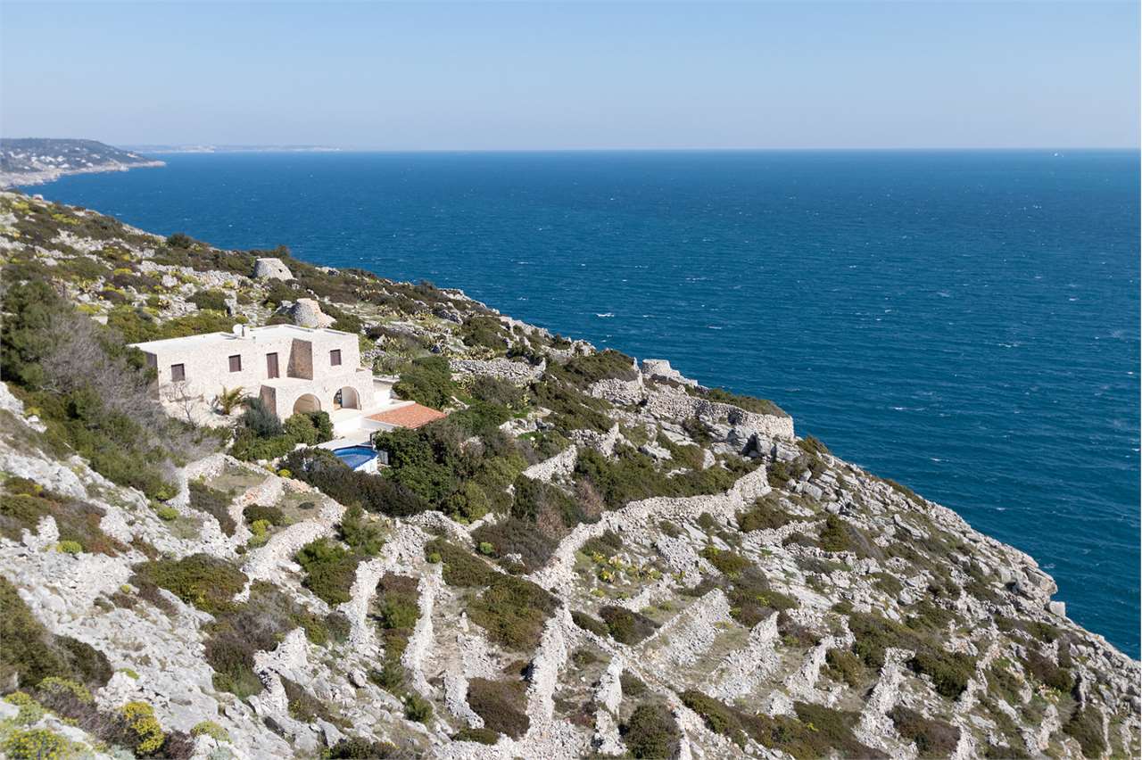 Villa with Pool Sea View in the Heart of Salento