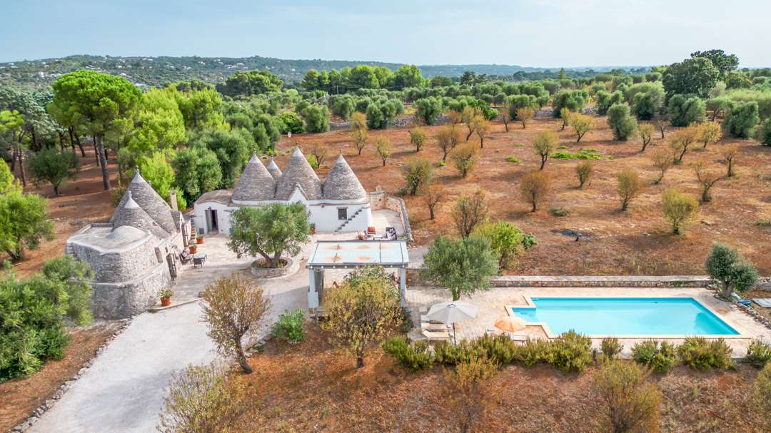 Trulli Cinera with swimming pool for sale
