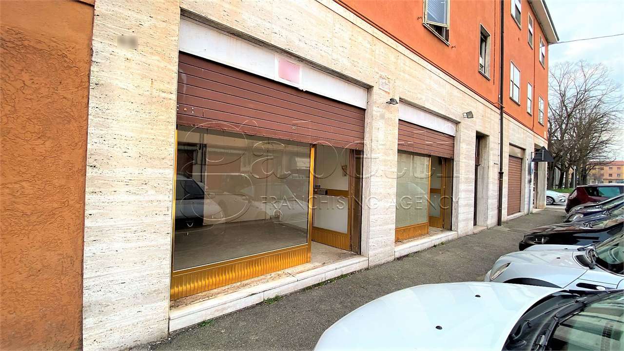 Negozio in vendita a Pontelagoscuro, Ferrara (FE)