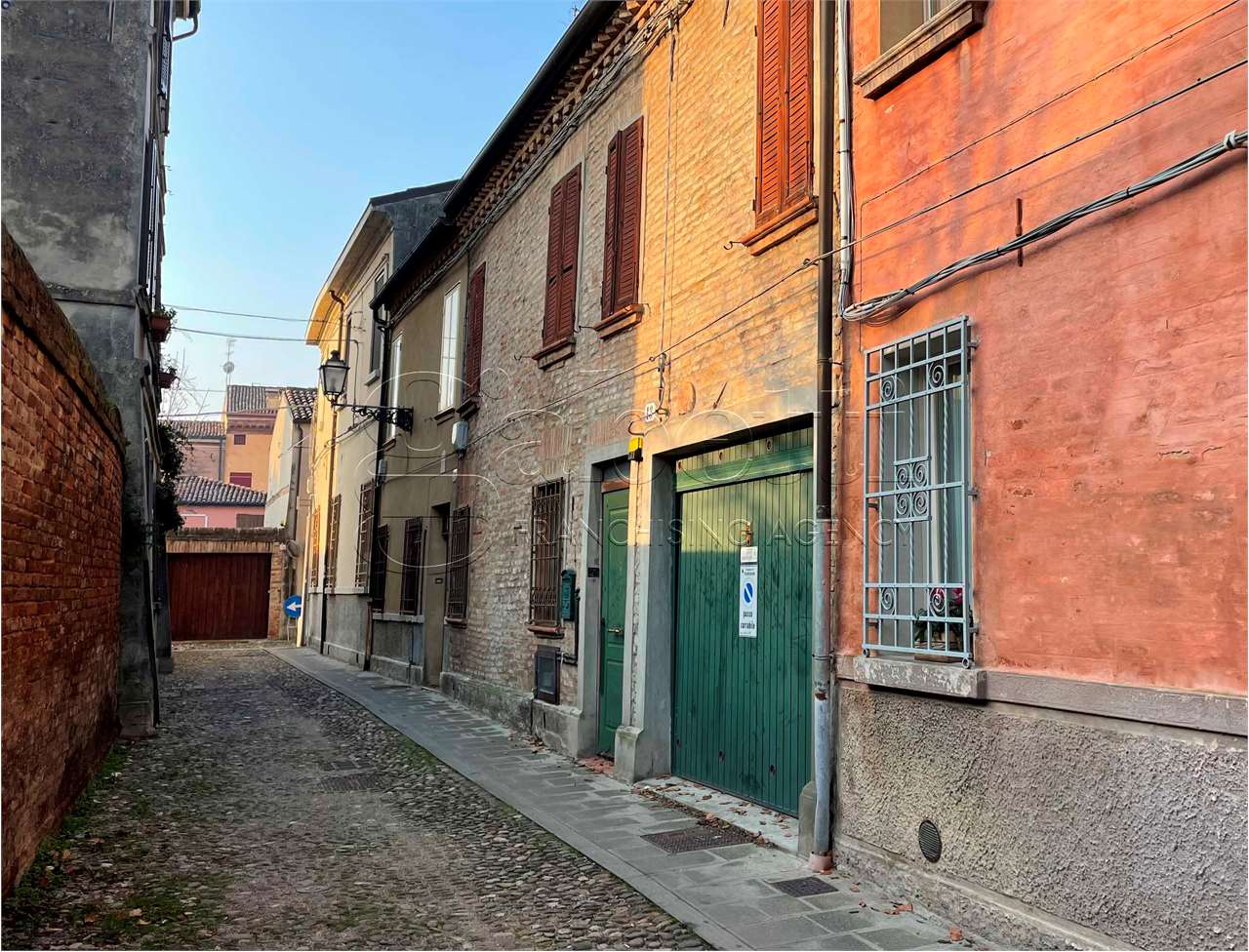 Porzione di casa in vendita a Ferrara (FE)