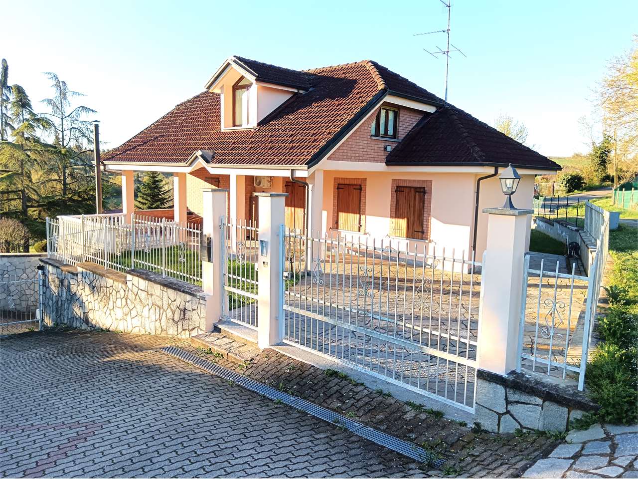 Villa in vendita a Valenza (AL)