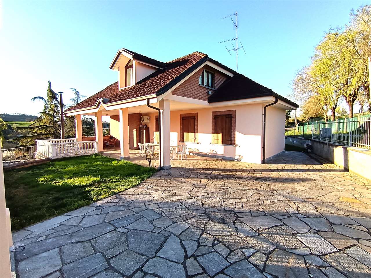 Villa in vendita a Valenza (AL)