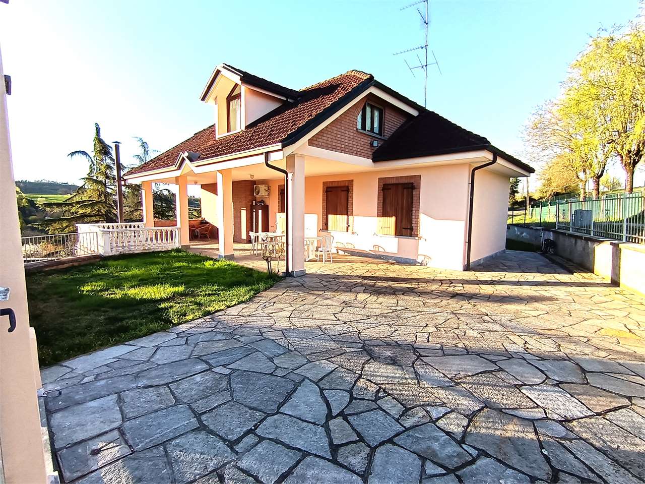 Villa in vendita a Valenza (AL)