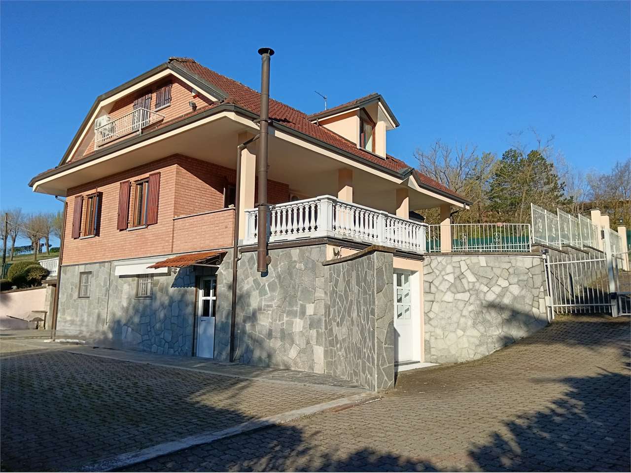 Villa in vendita a Valenza (AL)