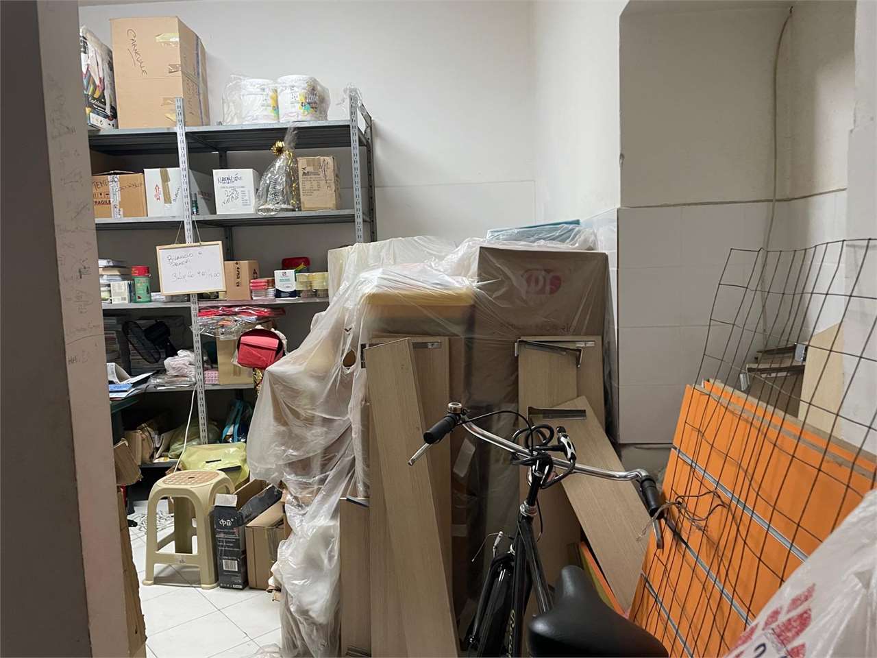 Negozio in vendita a Mondragone (CE)