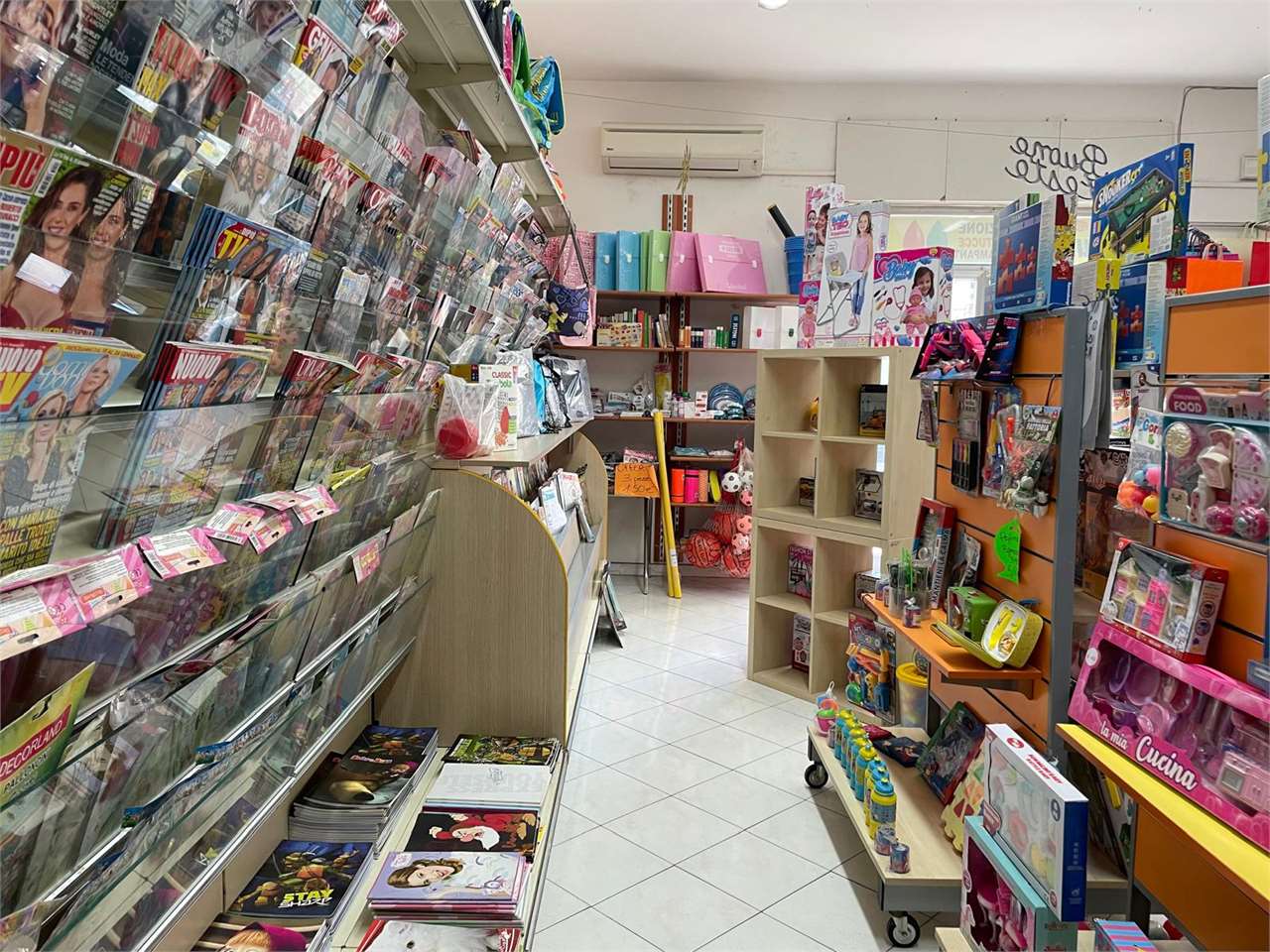 Negozio in vendita a Mondragone (CE)
