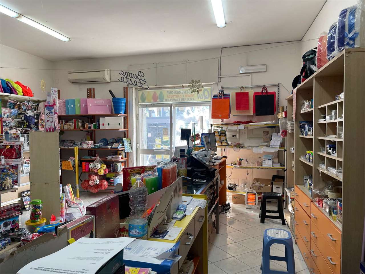 Negozio in vendita a Mondragone (CE)