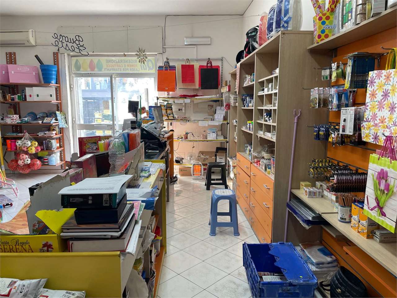 Negozio in vendita a Mondragone (CE)