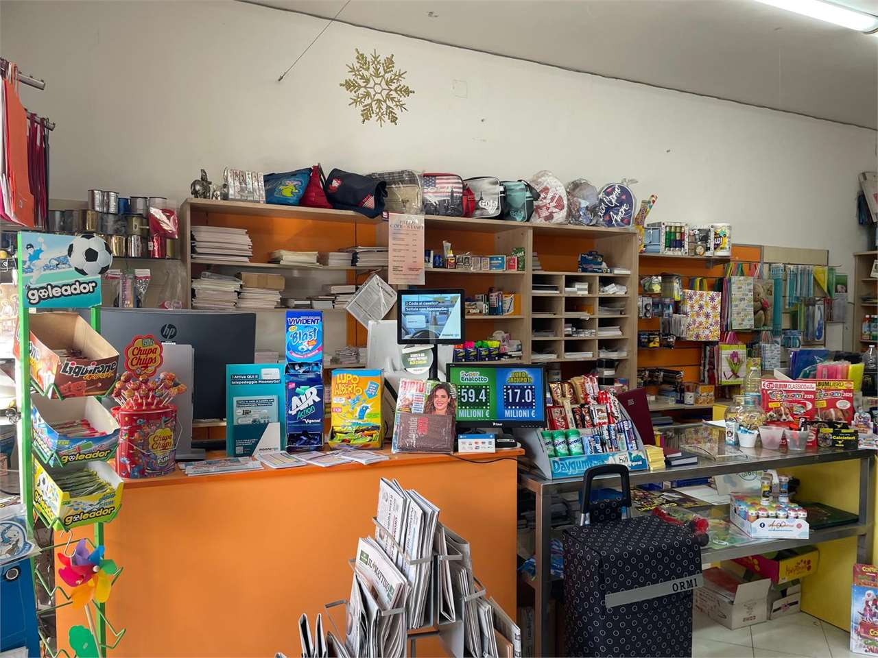 Negozio in vendita a Mondragone (CE)