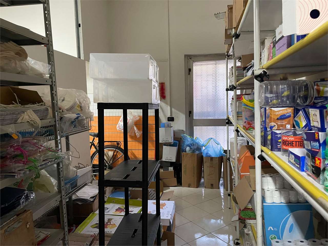 Negozio in vendita a Mondragone (CE)