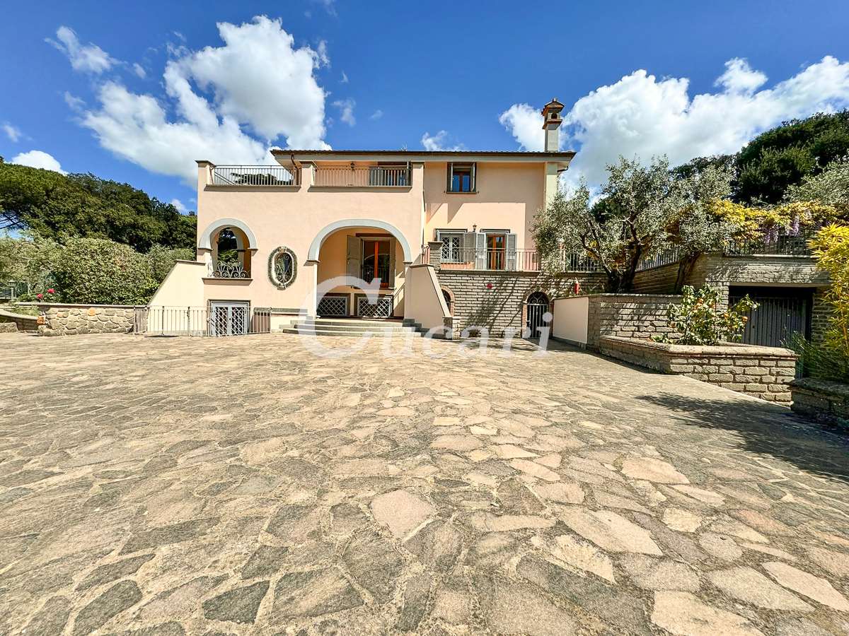 Villa in affitto a Frascati (RM)