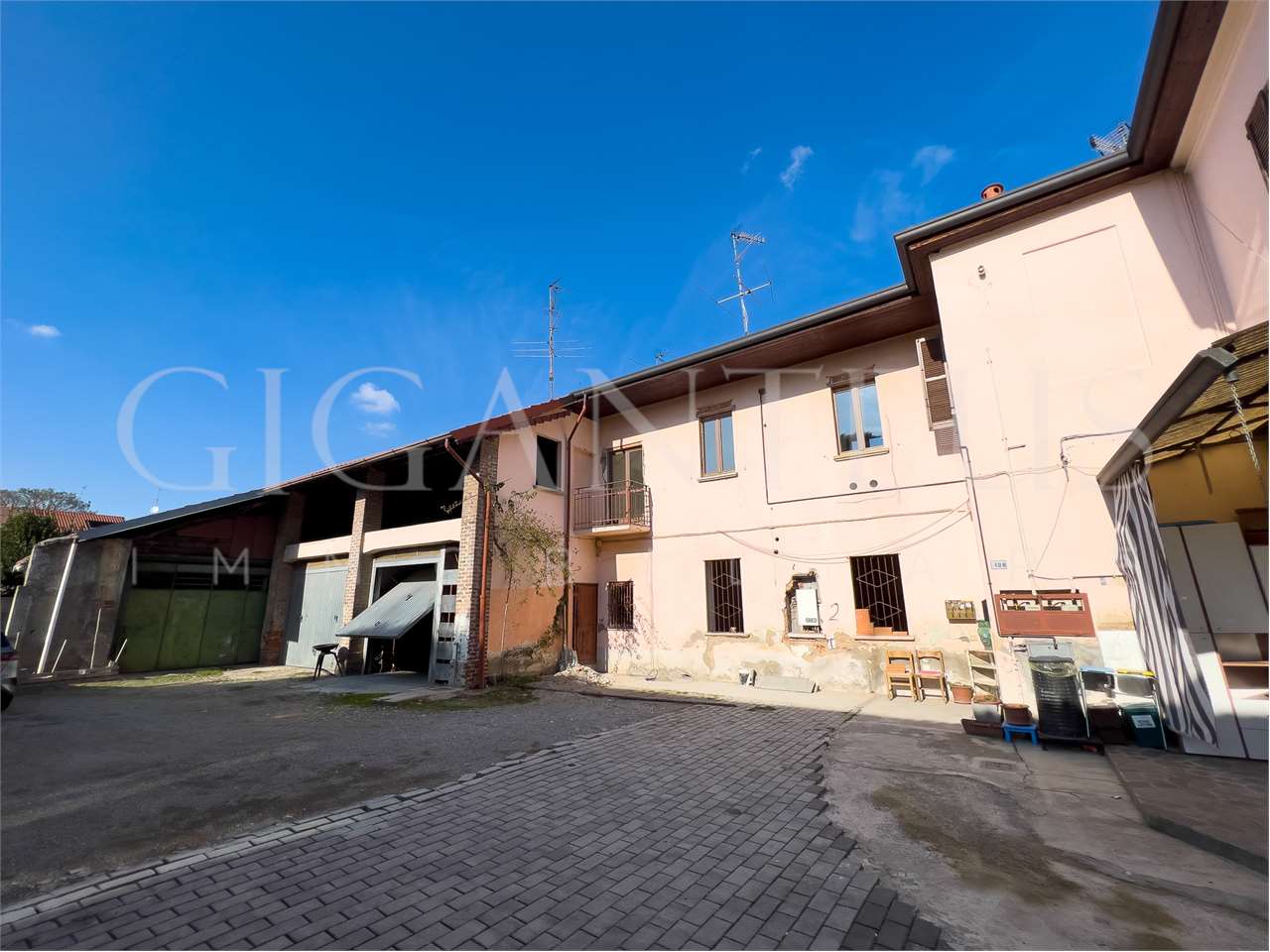 Vendita Bilocale Appartamento Tradate Via Monte San Michele 10 409443