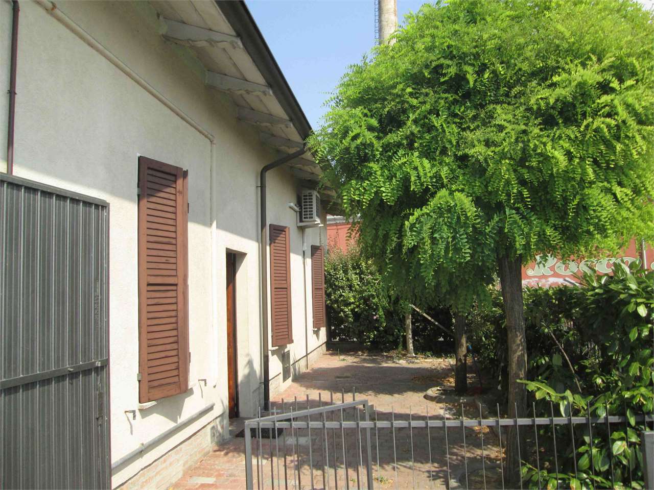 Villa a schiera Parma V000701
