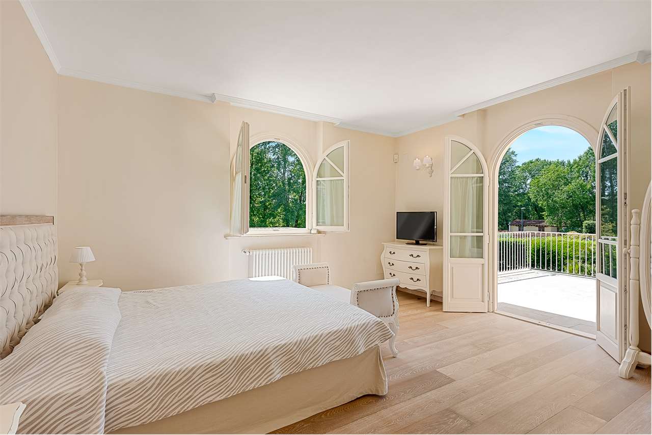 Splendida villa con piscina — foto 11