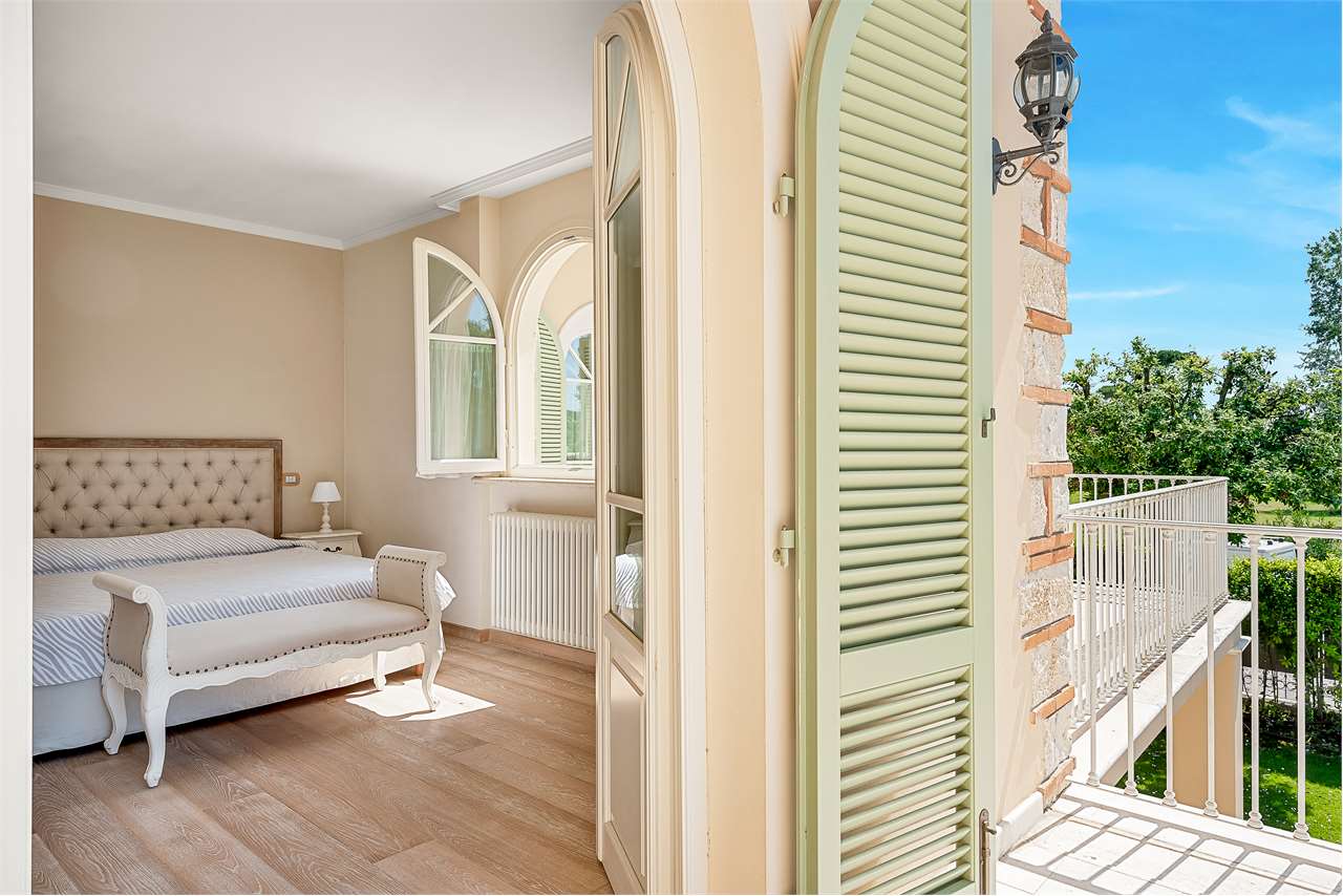 Splendida villa con piscina — foto 14