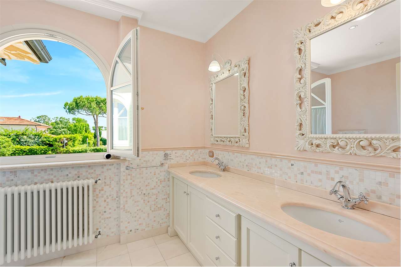 Splendida villa con piscina — foto 16