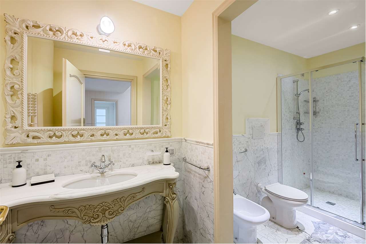 Splendida villa con piscina — foto 35