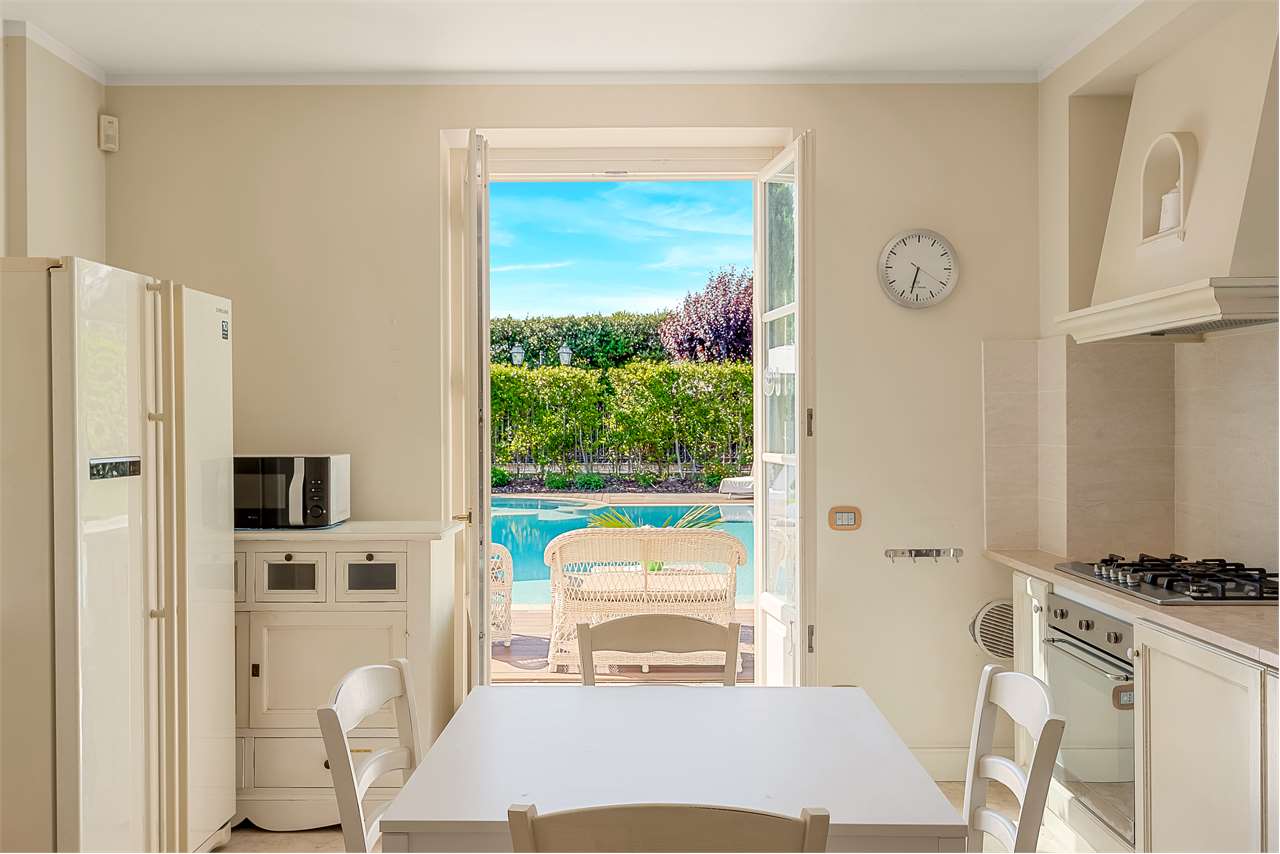 Splendida villa con piscina — foto 4