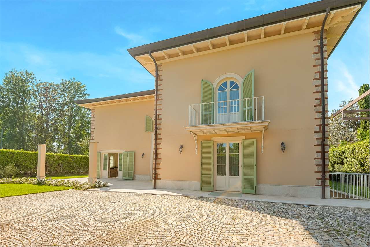 Splendida villa con piscina — foto 47