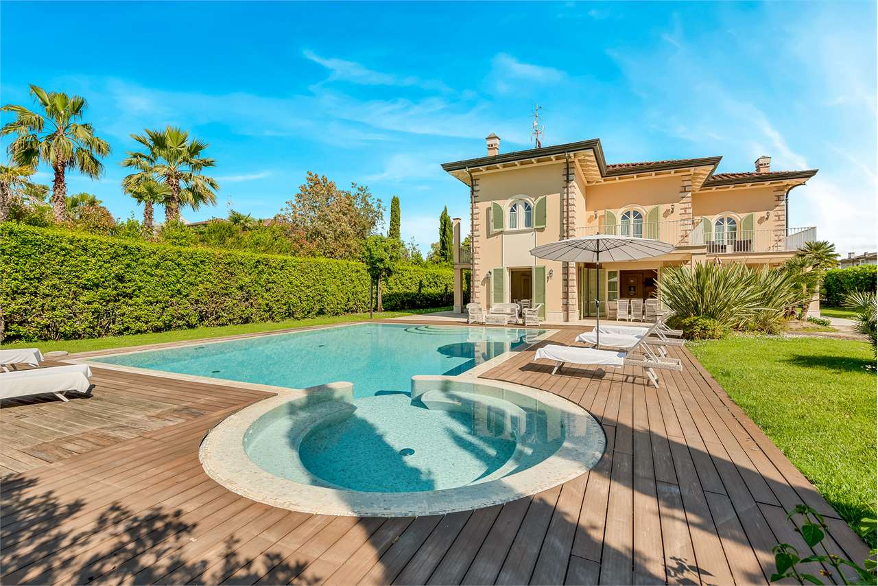 Splendida villa con piscina — foto 48